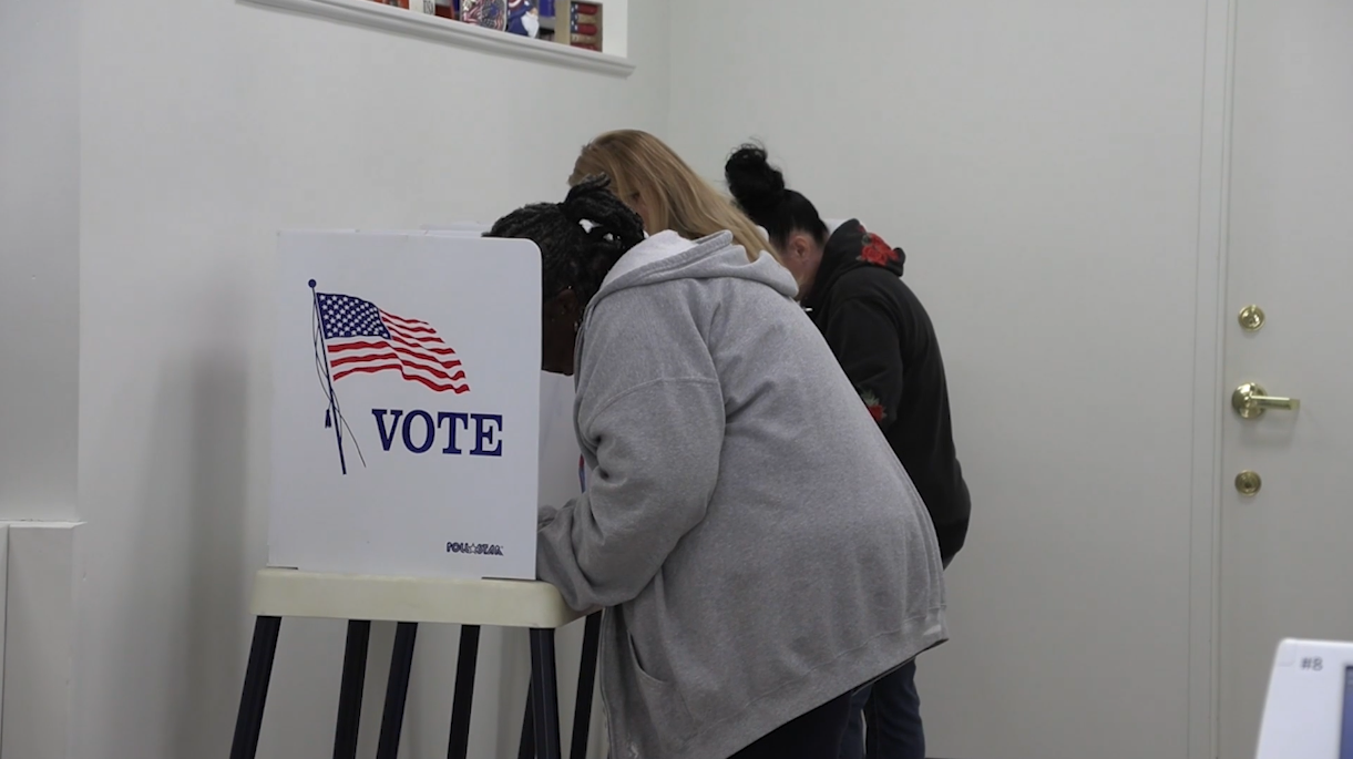 Early and absentee voting begins in the Buckeye State